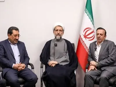بانک مرکزی ایران در سیاست‌های اقتصادی کشور دخالت نکند
