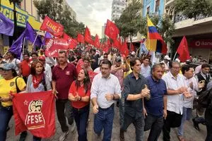 اعتراض کارگران و احزاب اکوادور به سیاست‌های ضد کارگری دولت پس از حذف سوبسید بنزین