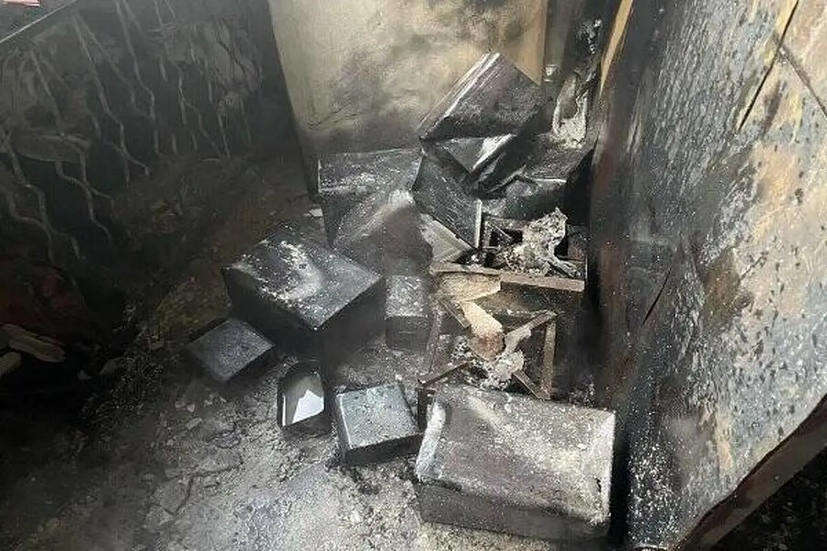 نجات ۲ کارگر گرفتار در آتش کارگاه کفاشی