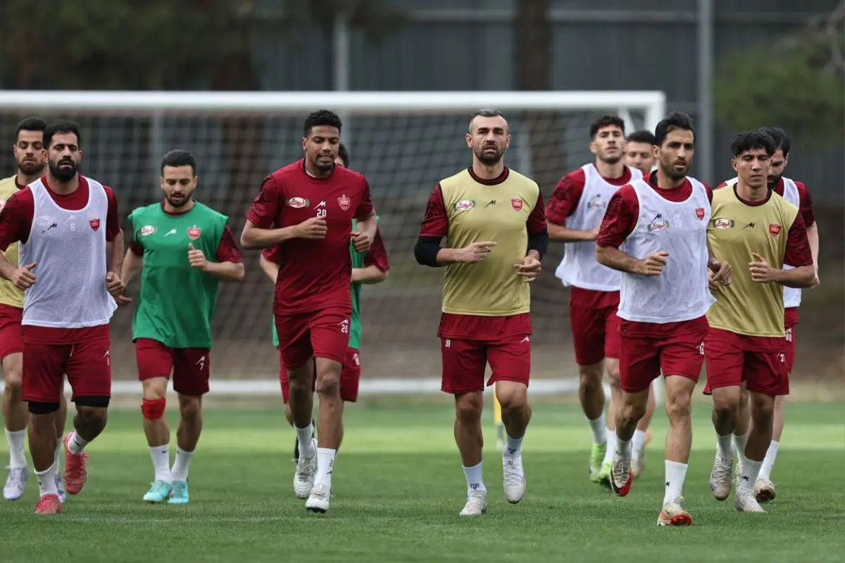 برگزاری تمرین پنج‌شنبه پس از جلسه مدیر عامل با سرمربی پرسپولیس