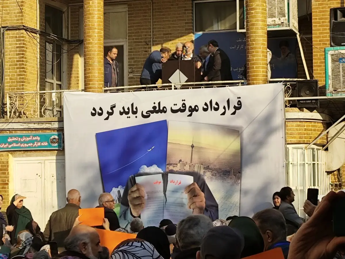 سخنگویان ثروتمندان از دولت اخراج شوند/ قانون کار برای حمایت از کارگر است نه پیمانکار!