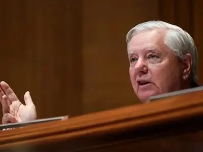 سناتور گراهام: واشنگتن تنها «چند هفته» با تصمیم درباره ایران فاصله دارد
