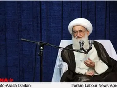 قمه‌زنی و زدن زنجیرهای تیغ‌دار حرام است