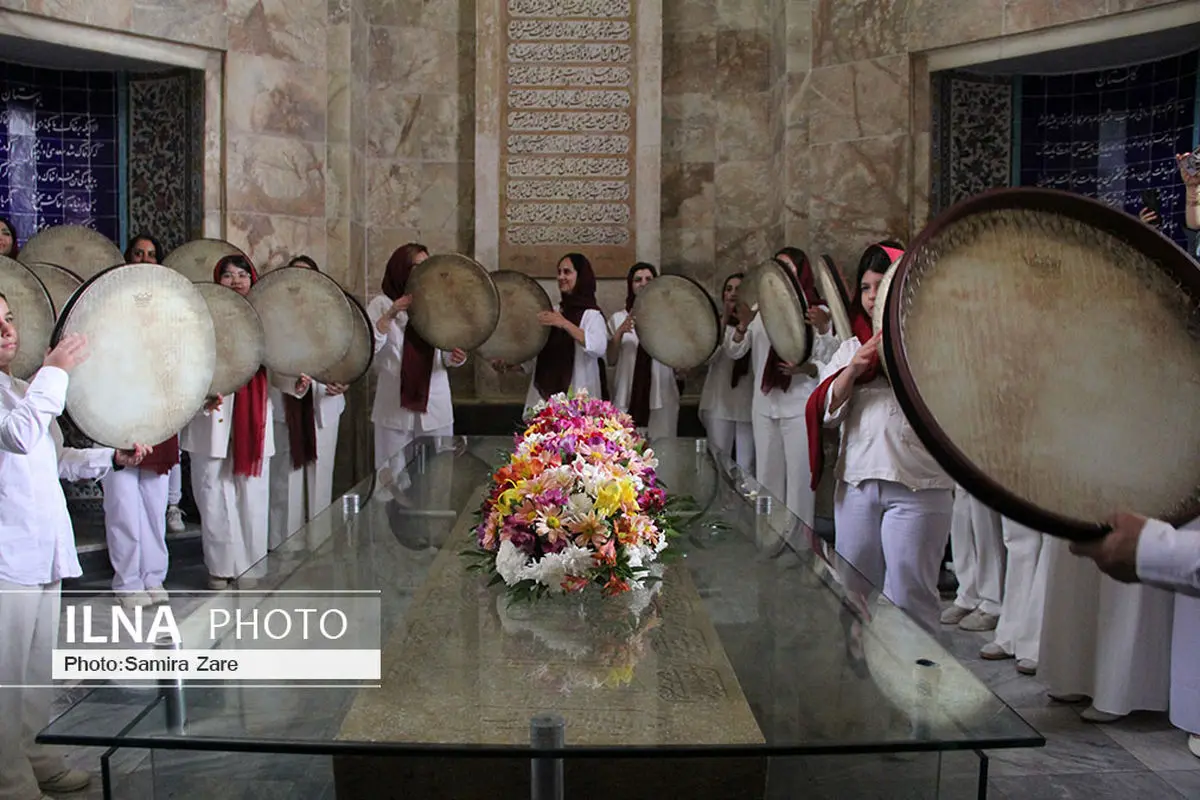 از گلباران آرامگاه شیخ اجل تا افتتاح مرکز سعدی‌شناسی/ ۱۶۸ شاخه گل به یاد شهدای میناب و لامرد