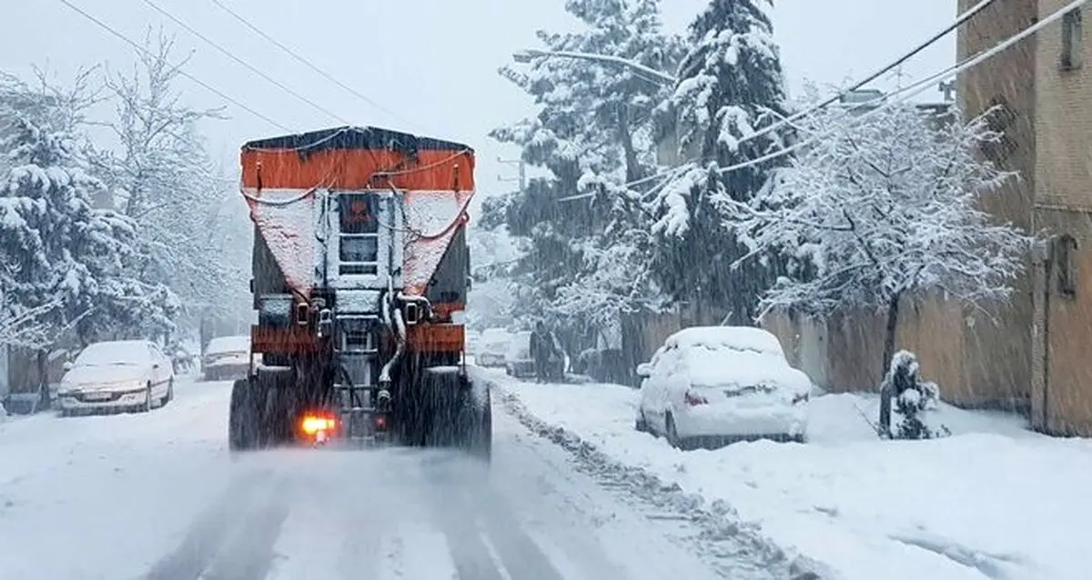 آماده‌باش ماشین‌آلات تخصصی برف‌روبی در نواحی شمالی تهران