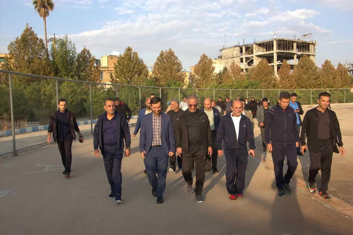 برگزاری همایش پیاده‌روی فرهنگیان شیرازی