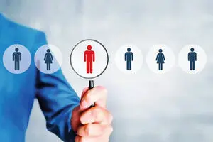 استخدام می شوی به شرطی که تعهد بدهی ازدواج نکنی!