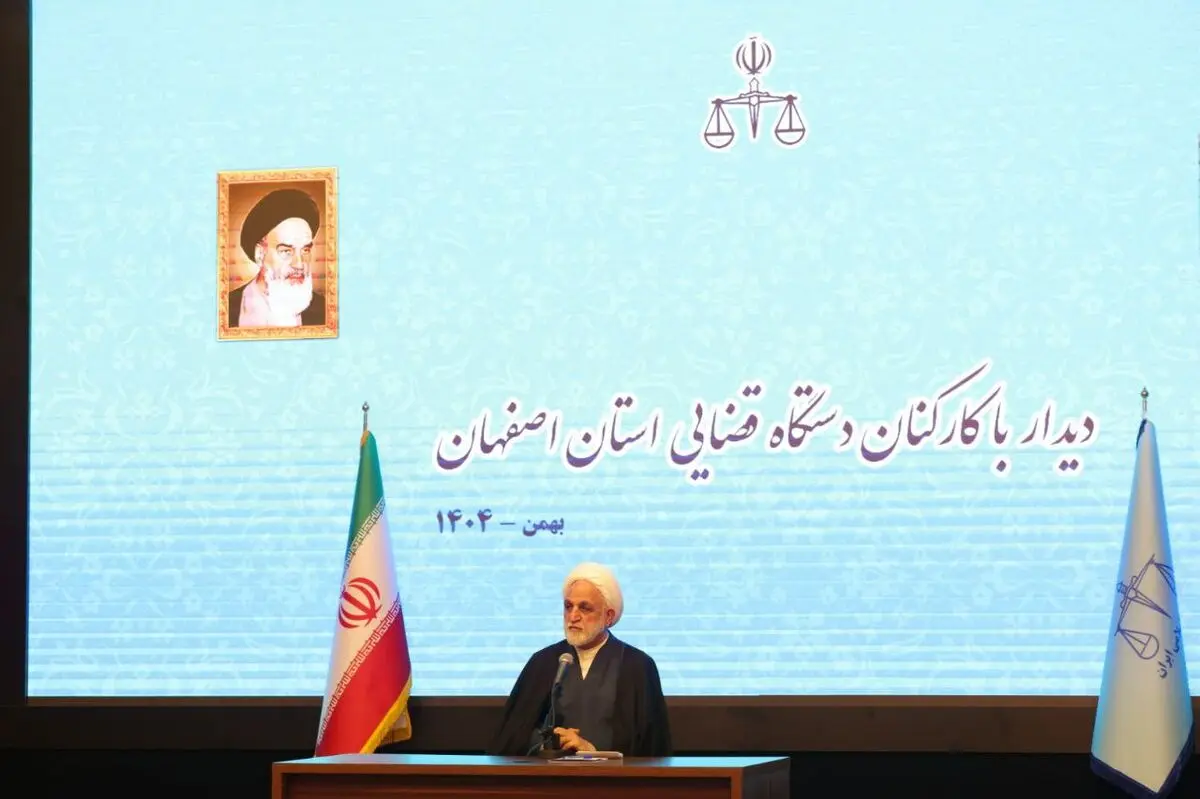 حساب آن دسته از جوانانی که تحت‌تأثیر فضای هیجانی قرار گرفتند، از عناصر اصلی اغتشاشات جداست