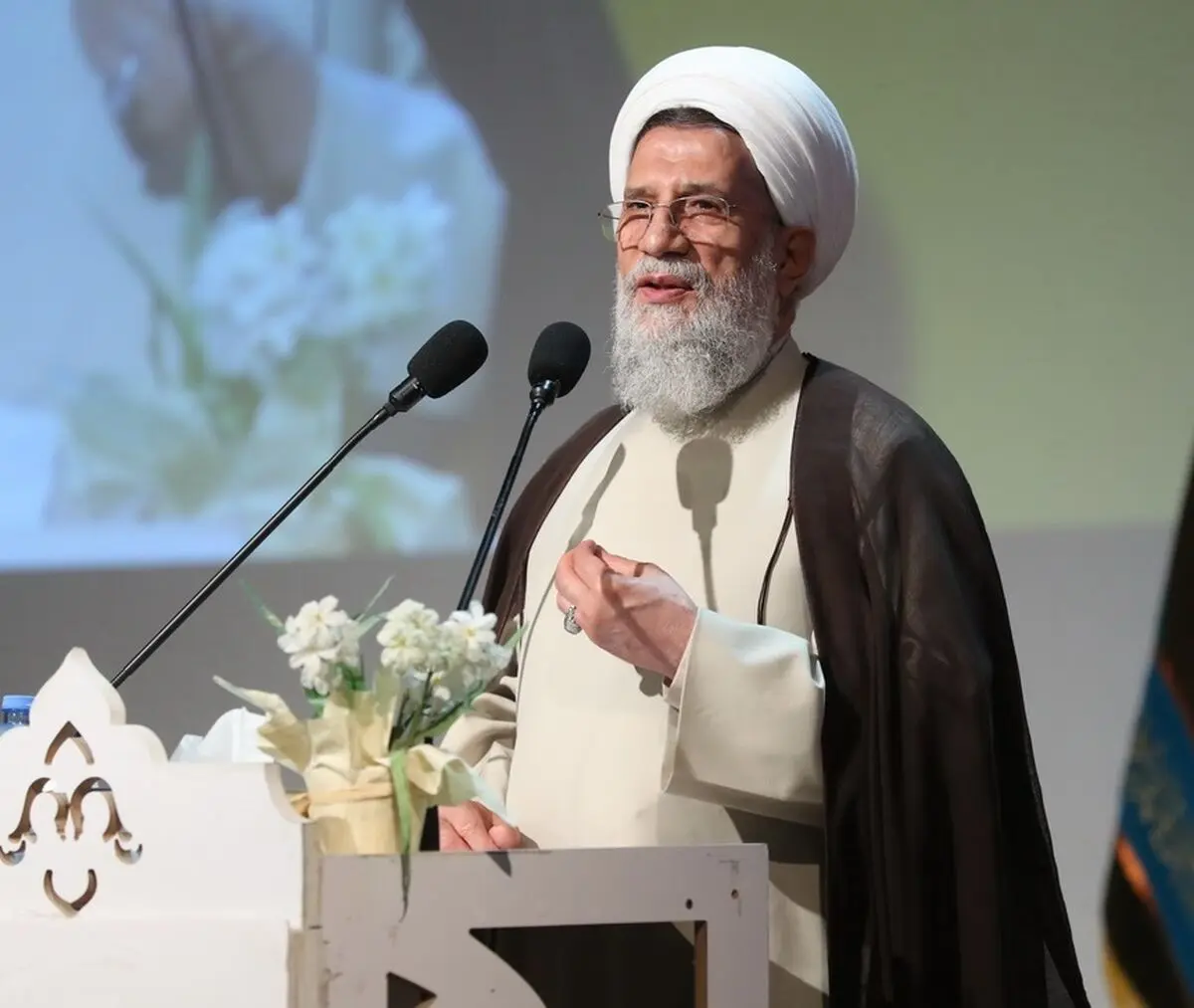 جامعه قرآنی با تبدیل مساجد به پایگاه‌های قرآن شکل می‌گیرد/لزوم تکریم قهرمانان قرآنی در جامعه