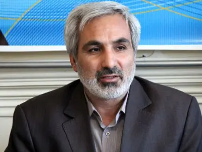 اگر مانعی برای حذف شرکت‌های پیمانکاری وجود دارد یا دولت لایحه بدهد یا سران قوا مصوبه/ با احساسات نیروهای شرکتی بازی نکنیم