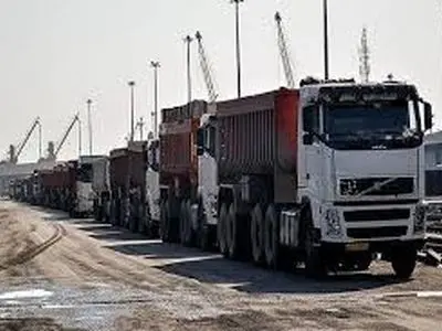 انتقاد کامیون‌داران از ثابت ماندن کرایه بار/ ادامه کار دیگر صرفه اقتصادی ندارد