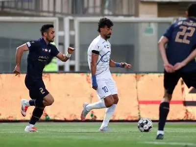 پیام شوکه‌کننده ساپینتو به رامین رضاییان در پوستر استقلال؛ اخراج نرم قبل از بازی با سپاهان؟