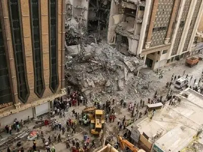متروپل سه بار فروریخت؛ آیا میز مسئولین حادثه هم فرو ریخت؟