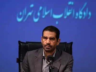 متاسفانه وظایفی که بر عهده برخی کارکنان دولت است درست انجام نمی‌شود/ وقتی قوه قضاییه وارد شد گزارش‌ها یک به یک در صرافی‌ها تغییر کرد