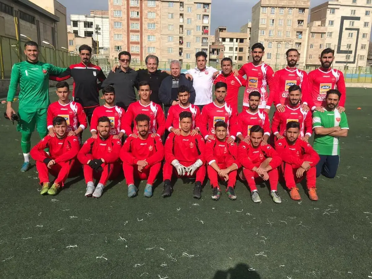 علی پروین تماشاگر ویژه بازی امیدهای پرسپولیس