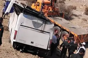  احتمالا خستگی و خواب‌آلودگی راننده، عامل واژگونی اتوبوس در فیروزکوه بوده است