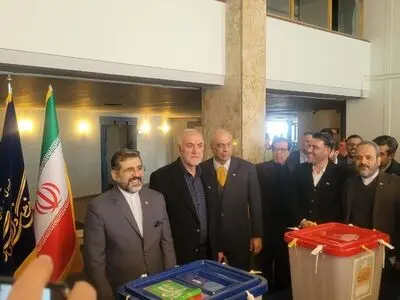 امروز تالار وحدت به مکانی برای نشان دادن وحدت جامعه روشنفکر ایرانی تبدیل شده است