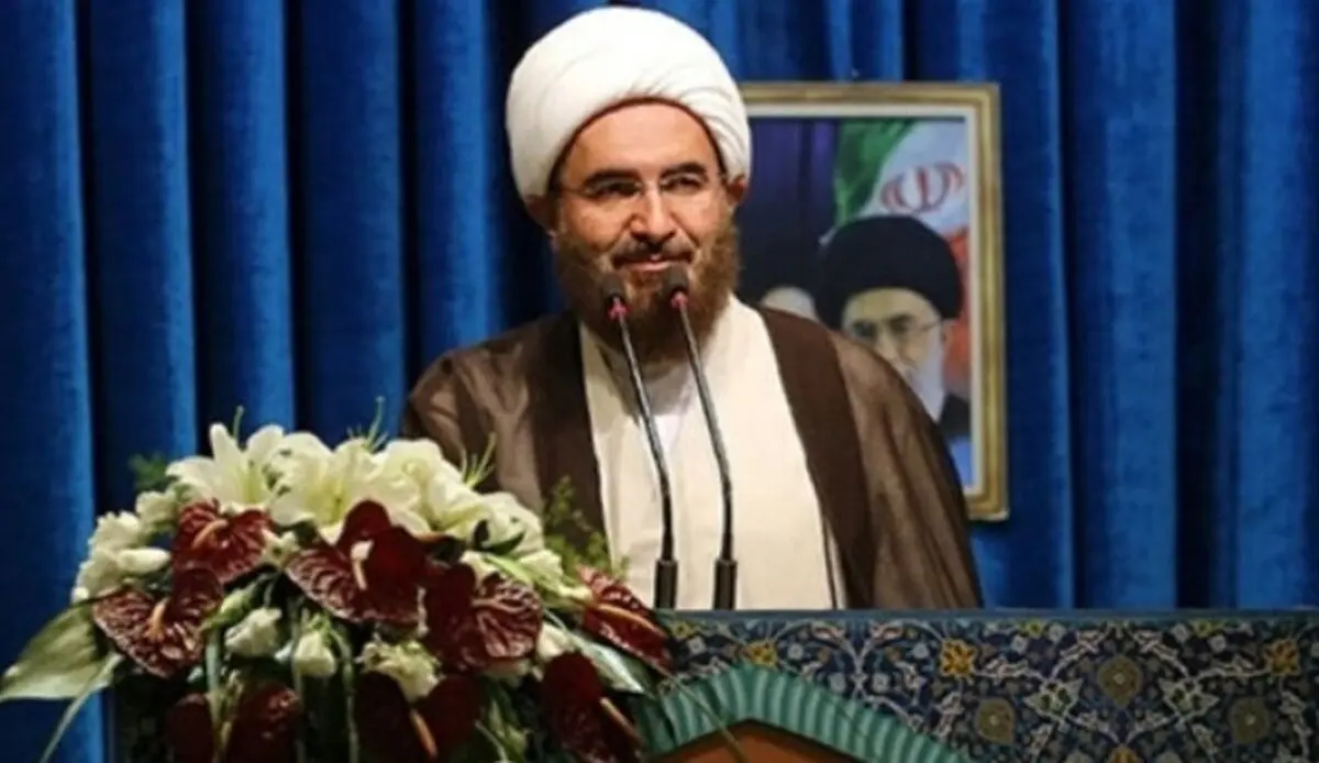 خطیب جمعة طهران: فرض الحظر على ظریف تصرف صبیانی ومثیر للسخریة 