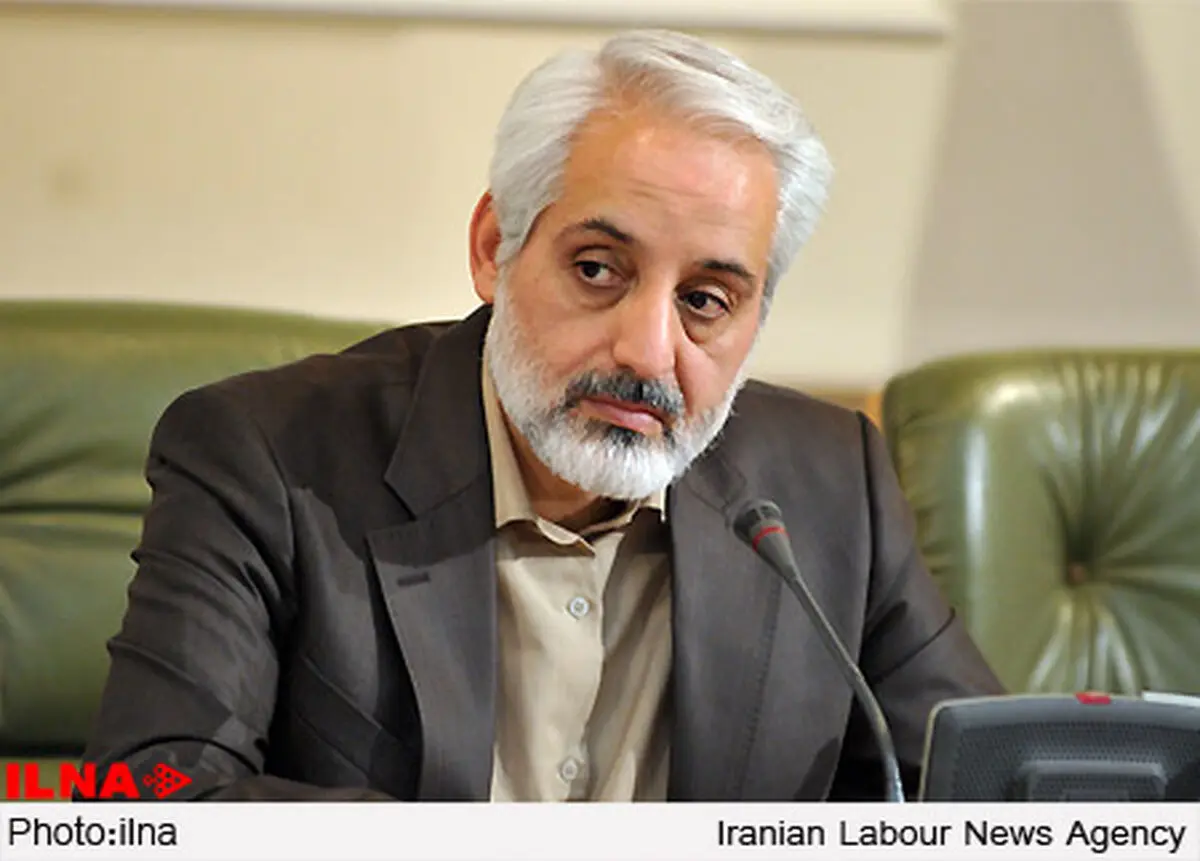 مشاور رسانه‌ای رییس جمهور در بیمارستان بستری شد