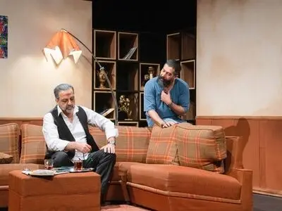 کامران تفتى و سید جواد یحیوى در نمایش «چَفت»/ ٢٠٪ تخفیف دانشجویى