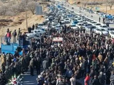  استقبال با شکوه مردم از پیکر مدافع وطن شهید رحیم مجیدی مهر + فیلم