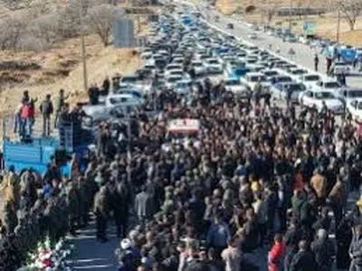  استقبال با شکوه مردم از پیکر مدافع وطن شهید رحیم مجیدی مهر + فیلم