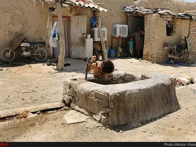 محله‌ای کپرنشین در نزدیکی پایتخت با ساکنان مبتلا به هپاتیت/اغلب زنان در خانه زایمان می‌کنند