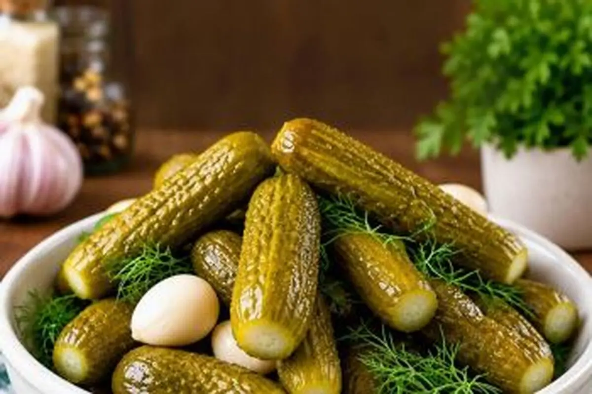 طرز تهیه خیارشور تخمیری خانگی