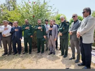 آیین کلنگ زنی یادمان شهدای گمنام دانشگاه آزاد ایذه برگزار شد