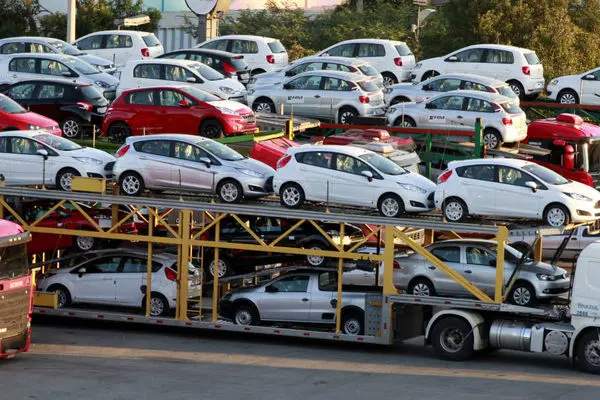 Iran imports 10,000 passenger cars in 4-month period