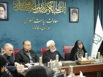 در تصویب قوانین و دستورالعمل‌ها باید وضعیت متوسط فرهنگی جامعه مدنظر قرار داده شود