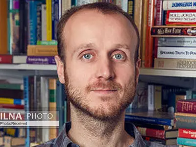 صلح بدون قدرتِ مقتدر ممکن نیست/ دولتِ حافظِ صلح واجب‌الاطاعه است/ نهادهای اجتماعی و سیاسی ما را به موجوداتی شرور بدل کرده است