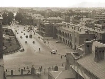 عکسی بسیار قدیمی از مردم کوچه و بازار در تهران + عکس