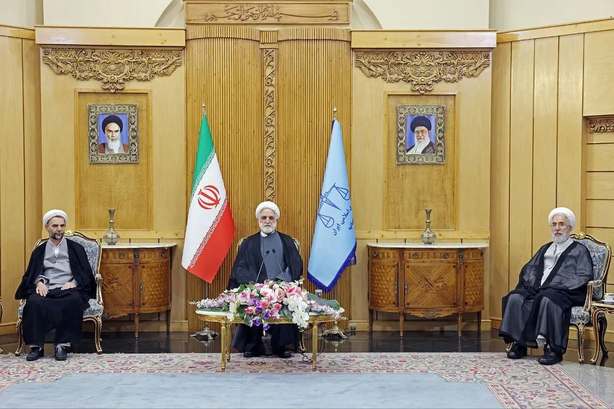 برگزاری اولین جلسه هیات تطبیق مصوبات شوراهای اسلامی شهرهای جزیره / 6 مصوبه مربوط به شهرهای قشم، درگهان و سوزا به تصویب رسید