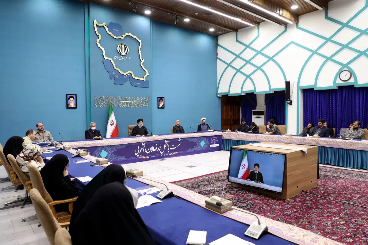 با برنامه‌ریزی مانع تحقق خواست دشمن در تبدیل موضوع حجاب به یک مسئله امنیتی خواهیم شد