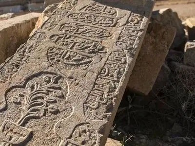 2 سنگ قبر دوران صفوی به موزه شهرداری نیم‌ور اهداء شد
