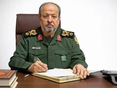  پاسداری از سنگر تولید ملی در پیشگاه خداوند اجری برابر مجاهدان در خط مقدم مبارزه با دشمن دارد
