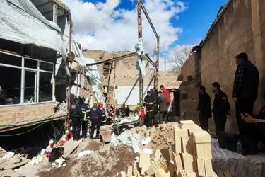 یک ساختمان در پل قاری تبریز فروریخت/ مرگ یک کارگر و مصدومیت تعدادی دیگر