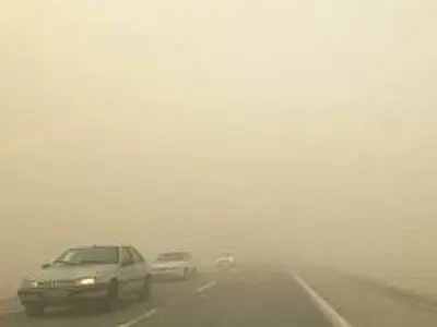 طوفان شن جاده‌های زاهدان را غیب کرد + فیلم