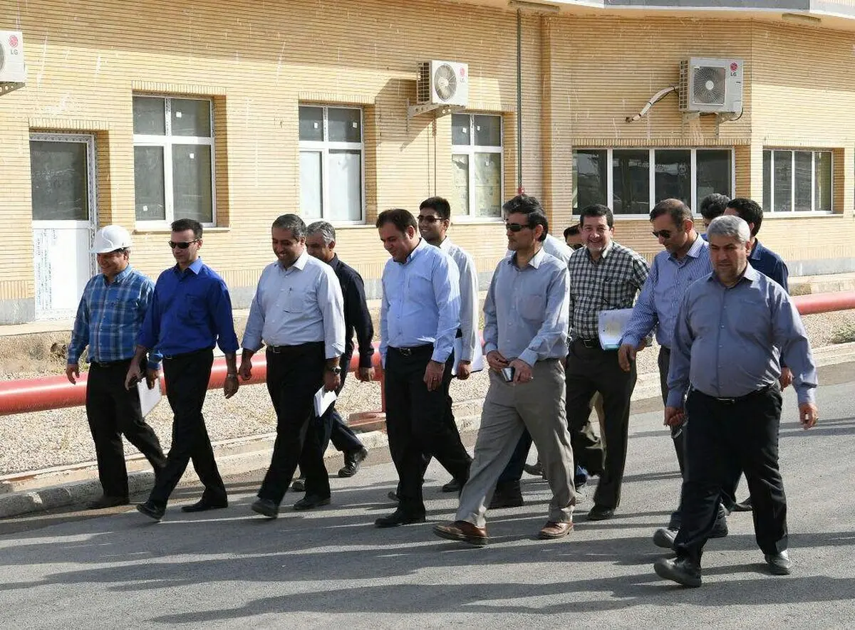 بازدید مدیرکل انرژی سازمان برنامه و بودجه از پروژه‌های نفت خیز جنوب 