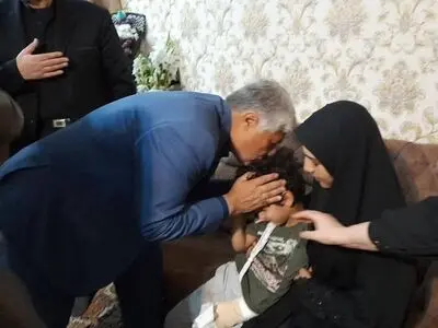 مکان هایی به نام شهیدان سرایداران در شیراز و زادگاه وی نامگذاری شود