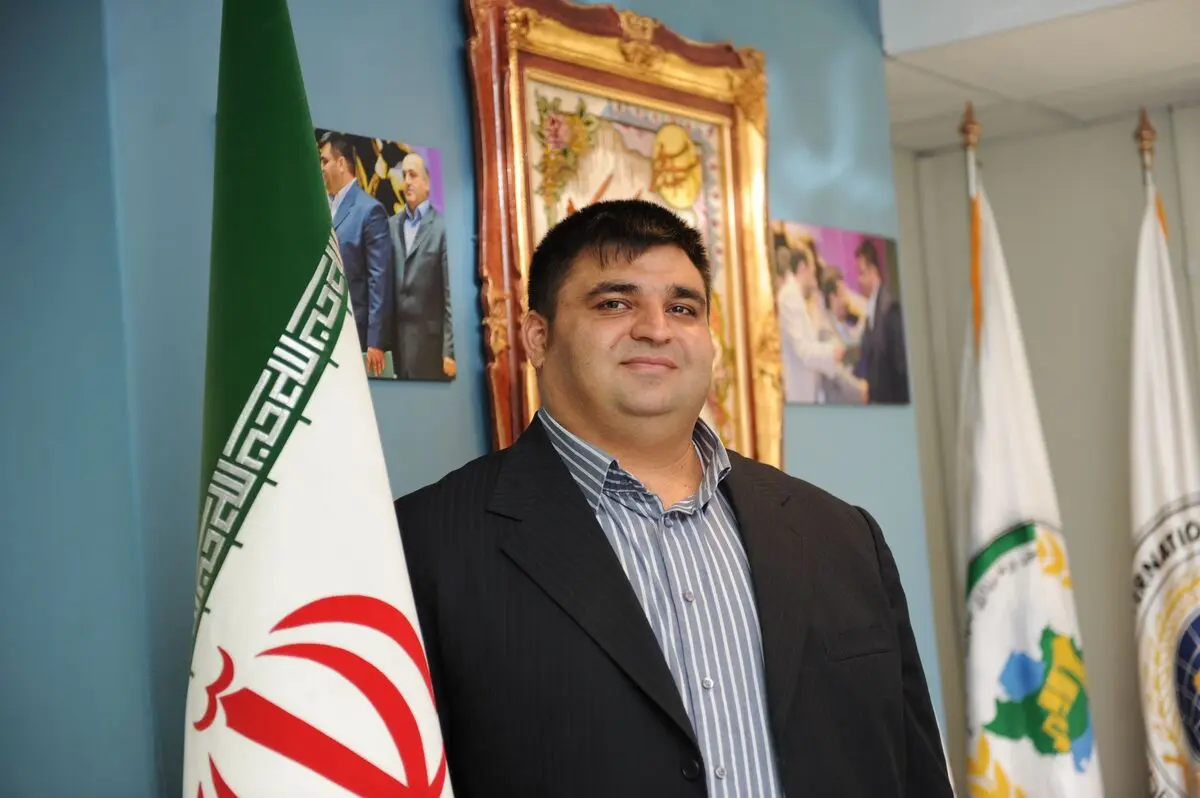 رضازاده:حق وزنه بردار گرجی بود که رکورد مرا بزند/ دوست داریم در دسته فوق سنگین ایرانی‌ها حرف اول را بزنند