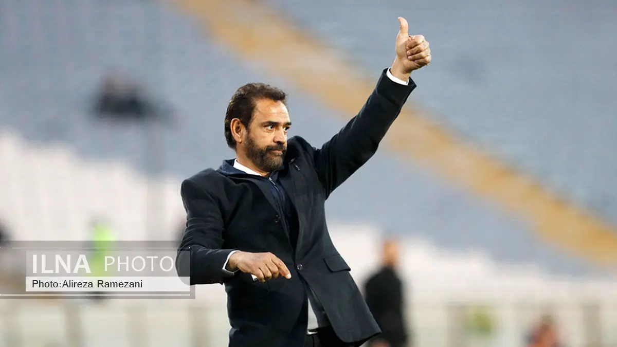 فیروز کریمی سرمربی صنعت نفت آبادان شد