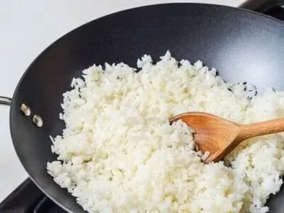 آیا گرم کردن مجدد برنج خطرناک است؟