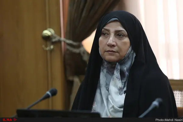 «سارقان» ستاره‌دار می‌شوند/شهردار لیست مقصران برف‌روبی تهران را اعلام نکرده/ مراجعه خانواده‌ بازداشت‌شدگان به مراجع قضایی/مقامات قضایی از نزدیک در جریان بازجویی‌ها هستند