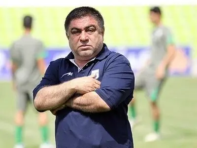 فوتبال جز دردسر برای ما چیزی ندارد/ بعضی ‌ها طوری صحبت می‌کنند که انگار علی کریمی بی‌سواد است