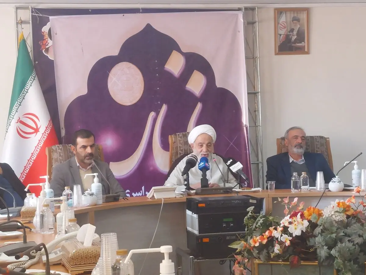 فساد کشور به دلیل بی‌تفاوتی مسئولان است/ هر سازمانی که بخواهد کارکنانشان نمازخوان شوند باید مسئولانش نمازخوان باشند/ برای نماز به اقلام بالادستی و پایین‌دستی نیاز نیست