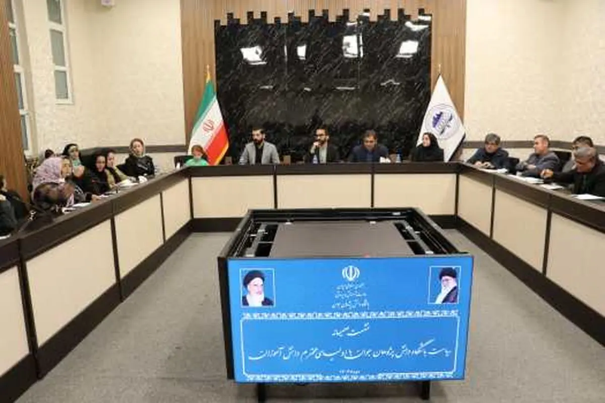 راه‌اندازی کمیته ارتباط با فارغ‌التحصیلان و تقویت ارتباط نخبگان با صنعت و نهادهای علمی