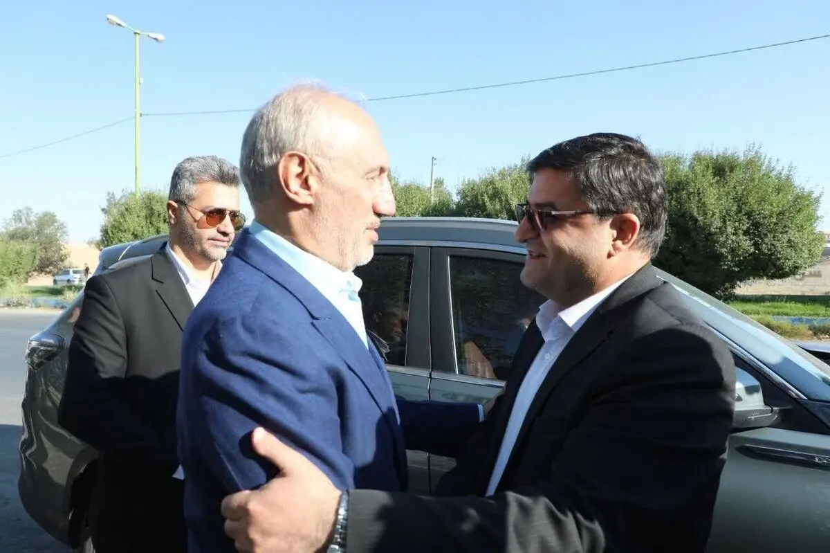 معاون رییس‌جمهور و رییس سازمان برنامه و بودجه وارد چهارمحال و بختیاری شد