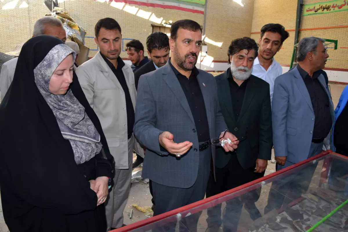 بازدید استاندار فارس از محل حمله موشکی آمریکا به لامرد؛ تأکید بر حفظ آثار جنایت و پیگیری حقوقی